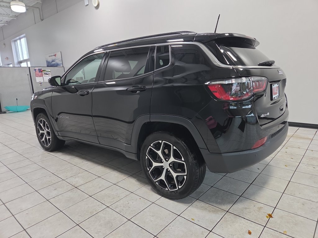 Used 2024 Jeep Compass Limited AWD/4WD image 6