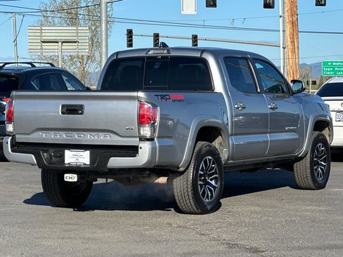 Used 2023 Toyota Tacoma TRD Sport w/ TRD Premium Sport Package image 4