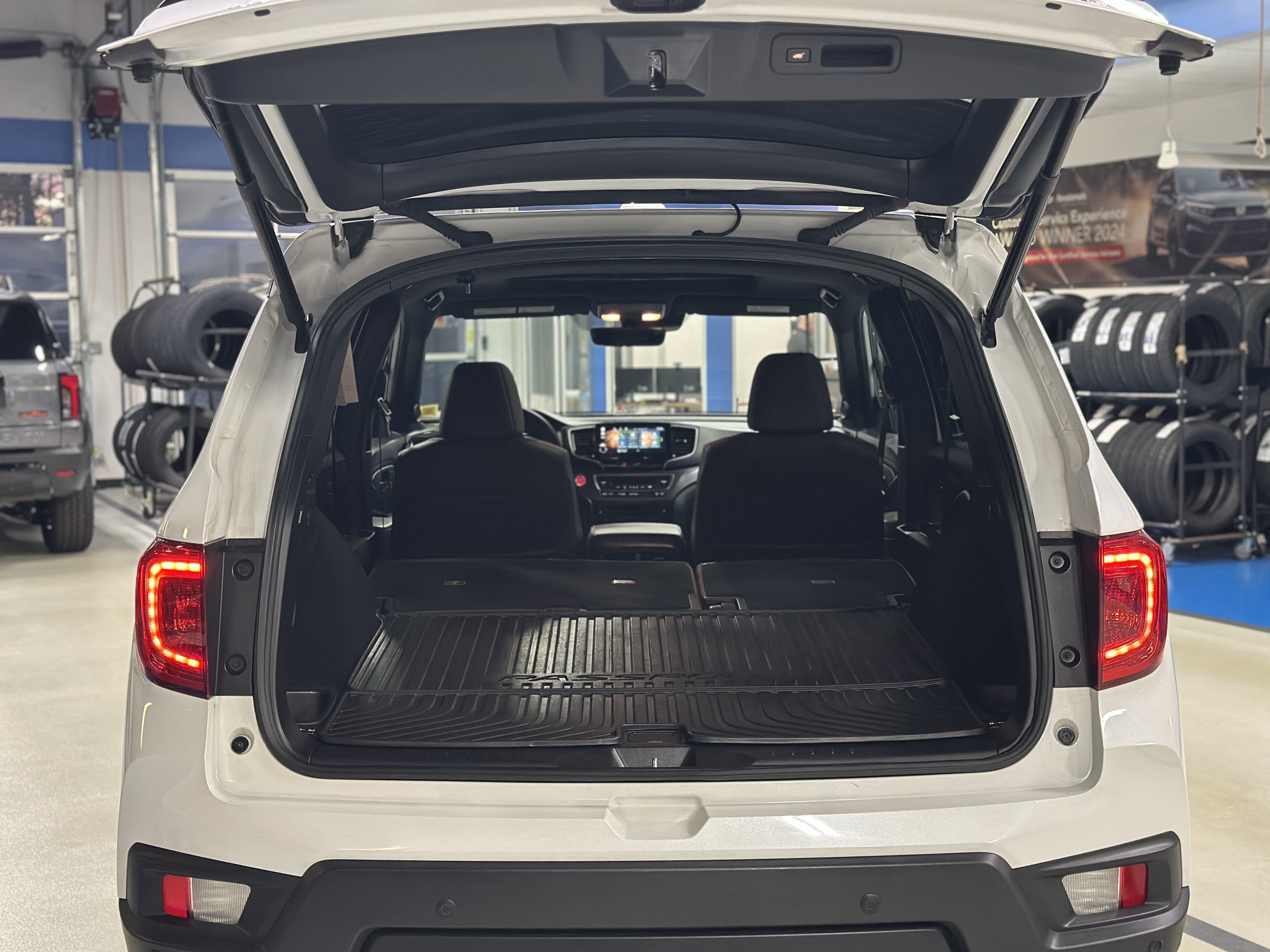 Used 2024 Honda Passport EX-L image 7