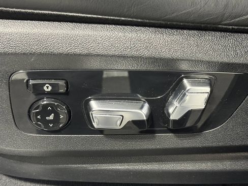 Used 2023 BMW X7 xDrive40i w/ Executive Package AWD/4WD image 8