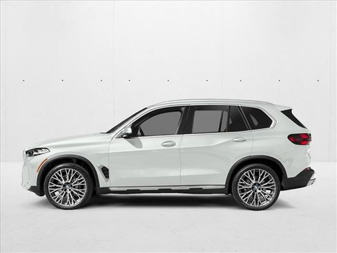Used 2025 BMW X5 xDrive40i image 3