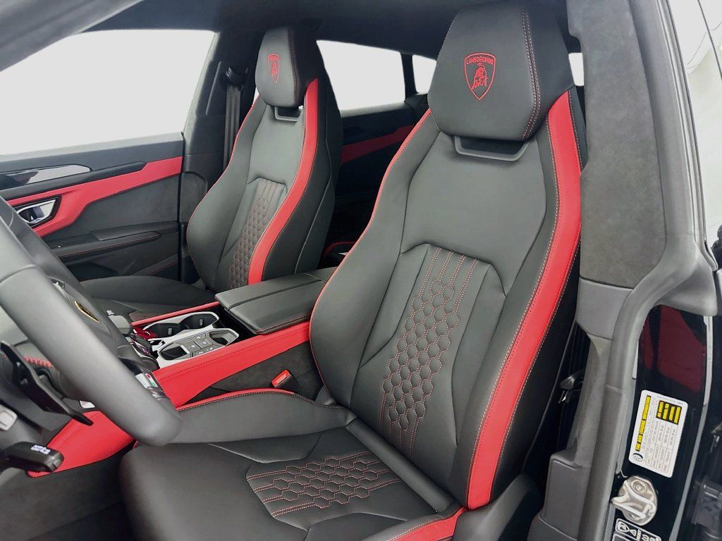 Used 2026 Lamborghini Urus SE AWD/4WD image 22