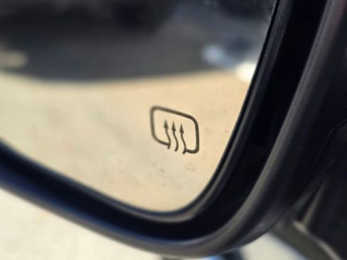 Used 2023 Toyota Highlander L image 25