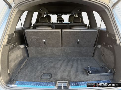 Used 2025 Mercedes-Benz GLS 450 4MATIC w/ AMG Line Exterior image 31