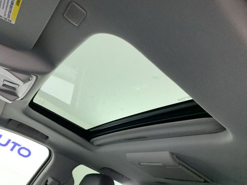 Used 2019 Cadillac Escalade Luxury image 30