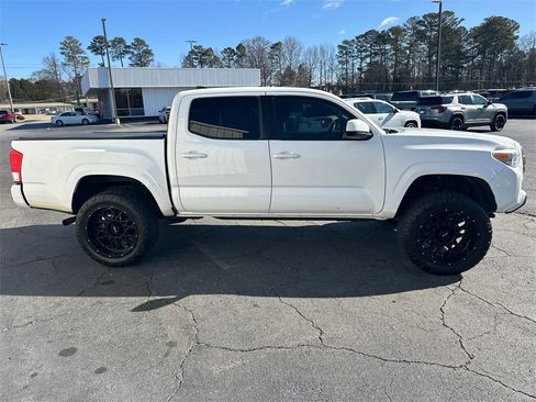 Used 2016 Toyota Tacoma SR image 5