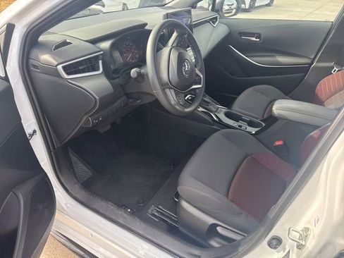 Used 2025 Toyota Corolla SE image 8