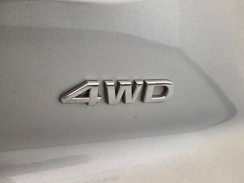 Used 2025 Nissan Pathfinder SV AWD/4WD image 14