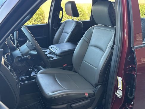 Used 2024 RAM 2500 Tradesman w/ Chrome Appearance Group AWD/4WD image 13