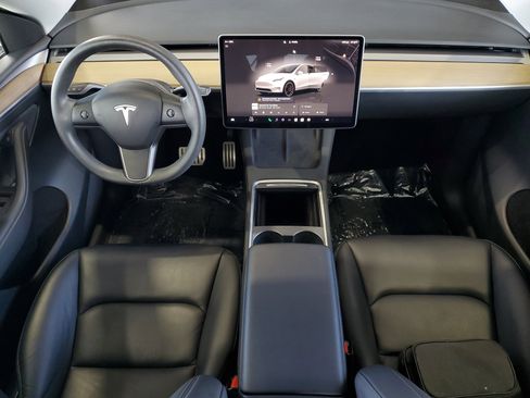 Used 2023 Tesla Model Y Performance AWD/4WD image 11