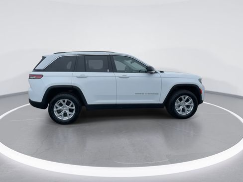 Used 2023 Jeep Grand Cherokee Limited AWD/4WD image 9