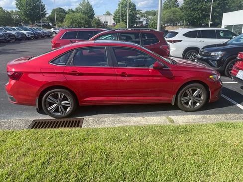 Used 2023 Volkswagen Jetta SE w/ Panoramic Sunroof Package FWD image 6