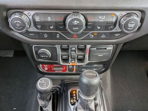 New 2026 Jeep Gladiator Willys AWD/4WD image 16