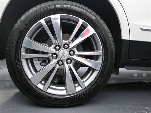 Used 2025 Cadillac XT5 Premium Luxury image 9