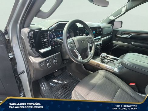 Used 2024 Chevrolet Silverado 1500 RST AWD/4WD image 16