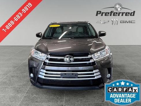 Used 2019 Toyota Highlander XLE AWD/4WD image 12