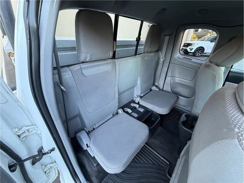 Used 2013 Toyota Tacoma 4x4 Access Cab w/ Convenience Pkg image 23