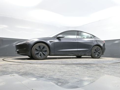 Used 2025 Tesla Model 3 Long Range image 31