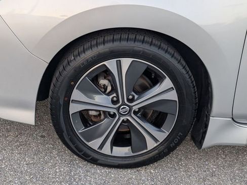 Used 2019 Nissan Leaf SV w/ SV Technology Package image 4