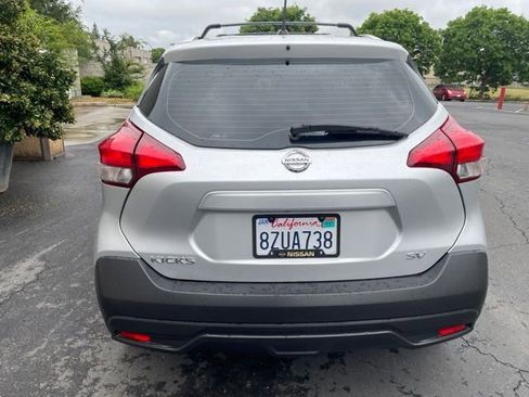 Used 2019 Nissan Kicks SV FWD image 5