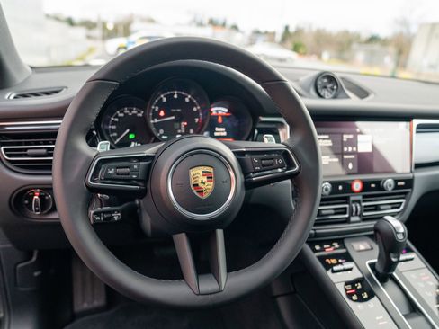 New 2026 Porsche Macan image 14