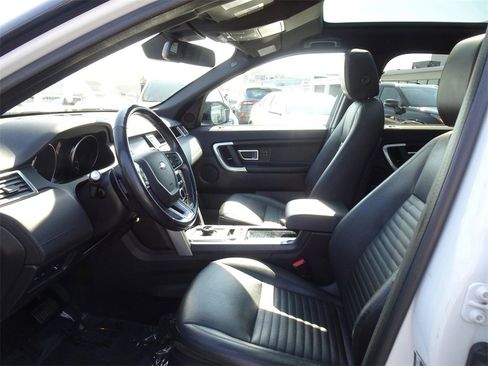 Used 2019 Land Rover Discovery Sport HSE Luxury image 11