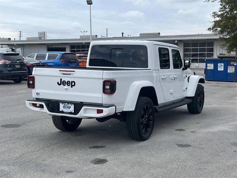 Used 2021 Jeep Gladiator Overland image 5