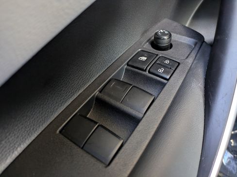 Used 2023 Toyota Corolla SE image 18