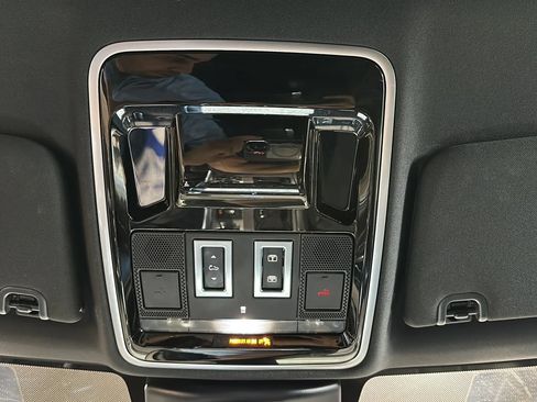 Used 2017 Land Rover Range Rover Sport HSE AWD/4WD image 26