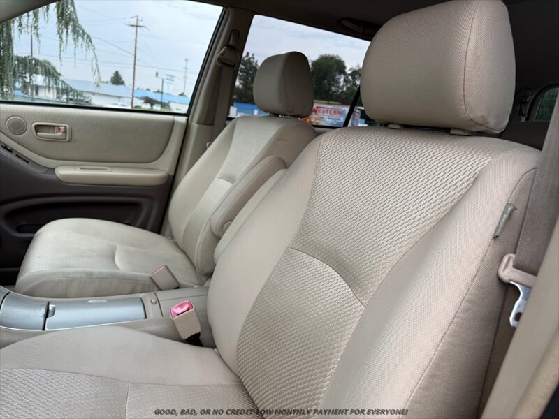 Used 2007 Toyota Highlander 4WD V6 w/ 3rd Row image 10
