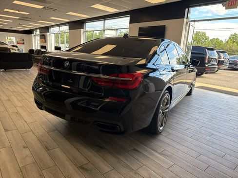 Used 2016 BMW 750i xDrive AWD/4WD image 4
