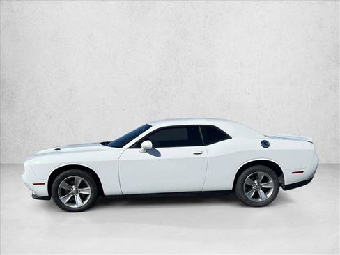 Used 2020 Dodge Challenger SXT image 8