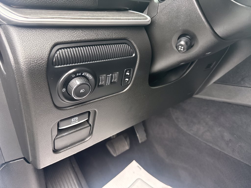 Used 2024 Jeep Wagoneer L Series II w/ Flexible Seating Group AWD/4WD image 31