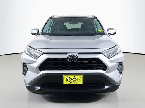 Used 2021 Toyota RAV4 XLE AWD/4WD image 2
