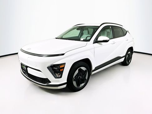 Used 2024 Hyundai Kona SEL FWD image 3