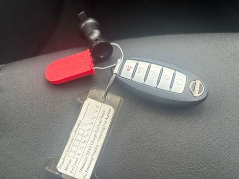 Used 2025 Nissan Altima 2.5 SV image 18