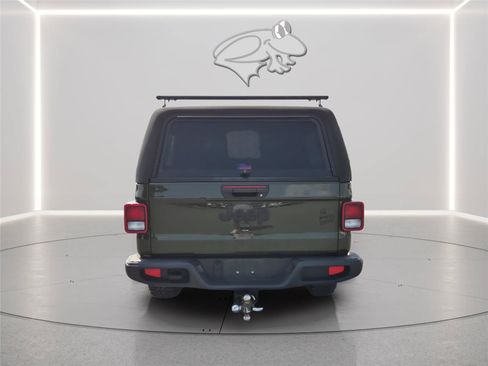 Used 2022 Jeep Gladiator Sport AWD/4WD image 6