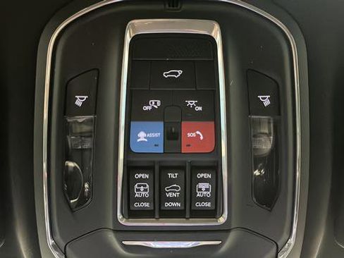Used 2024 Jeep Grand Cherokee L Limited w/ Luxury Tech Group II AWD/4WD image 34