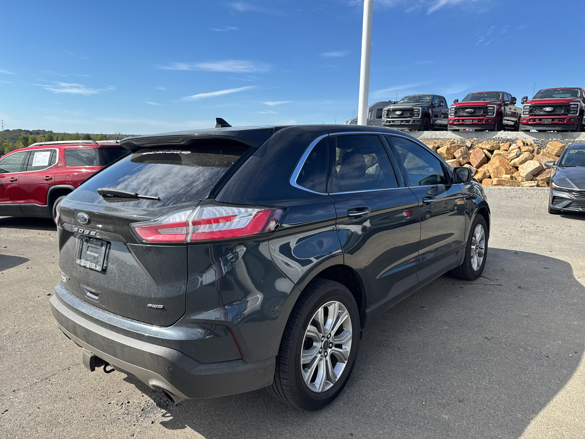 Used 2022 Ford Edge Titanium w/ Class II Trailer Tow Package AWD/4WD image 3