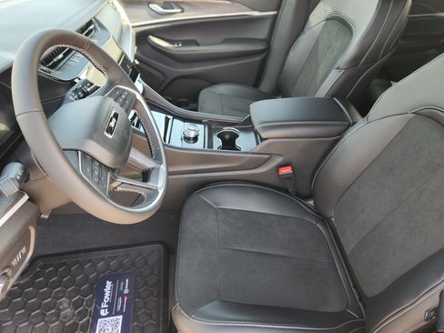 New 2026 Jeep Grand Cherokee Altitude RWD image 10