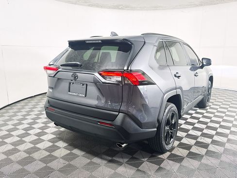 Used 2023 Toyota RAV4 XLE w/ Convenience Package FWD image 3