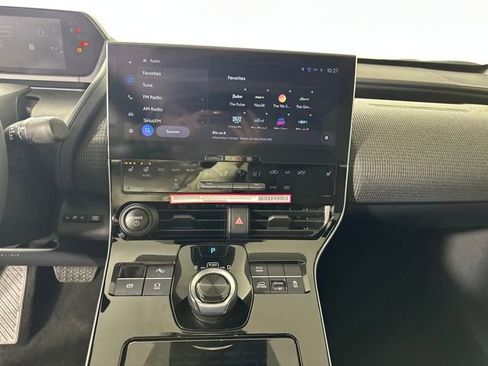 Used 2023 Toyota bZ4X XLE w/ Weather Package image 21