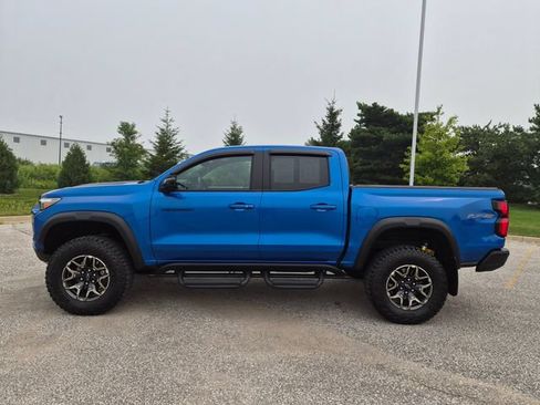 Used 2023 Chevrolet Colorado ZR2 w/ ZR2 Convenience Package III AWD/4WD image 9