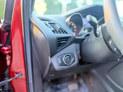Used 2015 Ford Escape S FWD image 10