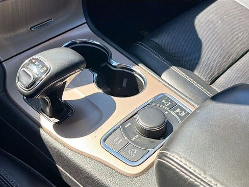 Used 2014 Jeep Grand Cherokee Overland w/ Advanced Technology Group image 30