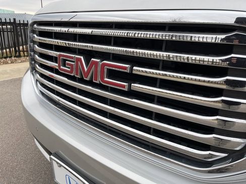 Used 2020 GMC Yukon SLT w/ Premium Edition image 15