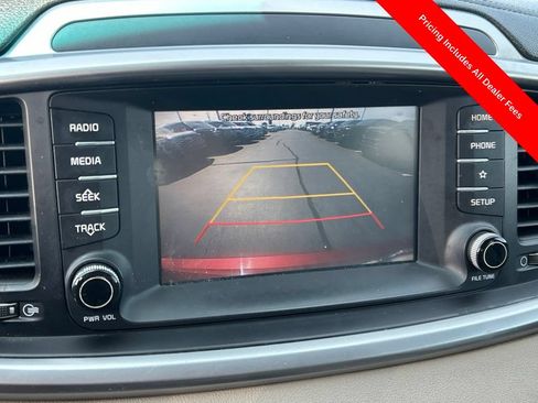 Used 2019 Kia Sorento FWD image 13