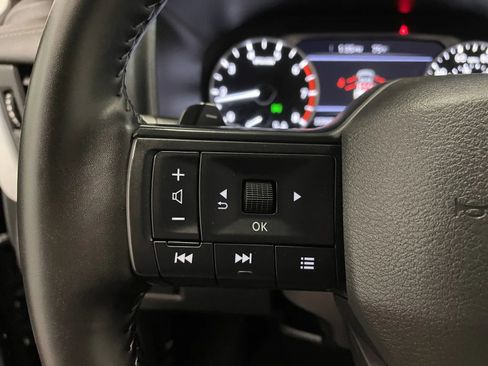 Used 2025 Nissan Rogue SV AWD/4WD image 19