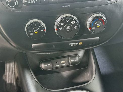 Used 2017 Kia Soul FWD image 22