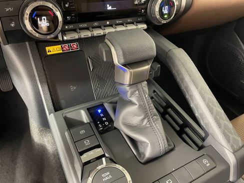 New 2026 Toyota 4Runner Limited AWD/4WD image 4